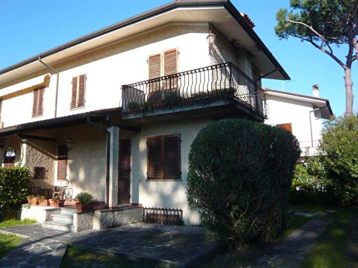 Casa con 5 locali in vendita in Via Carlo del Prete, Forte Dei Marmi
