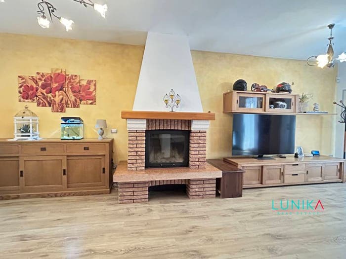 Casa con 6 locali in vendita in Via Brigata Julia, Centro, Giavera del Montello