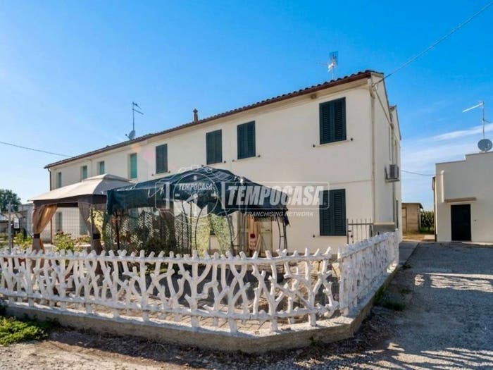 Casa trilocale in vendita in Via Bologna, Montalbano, Ferrara