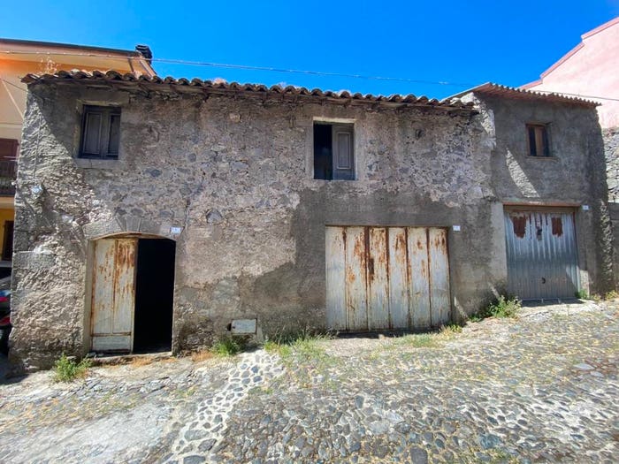Casa trilocale in vendita in Largo Su Toffu, Centro, Santu Lussurgiu