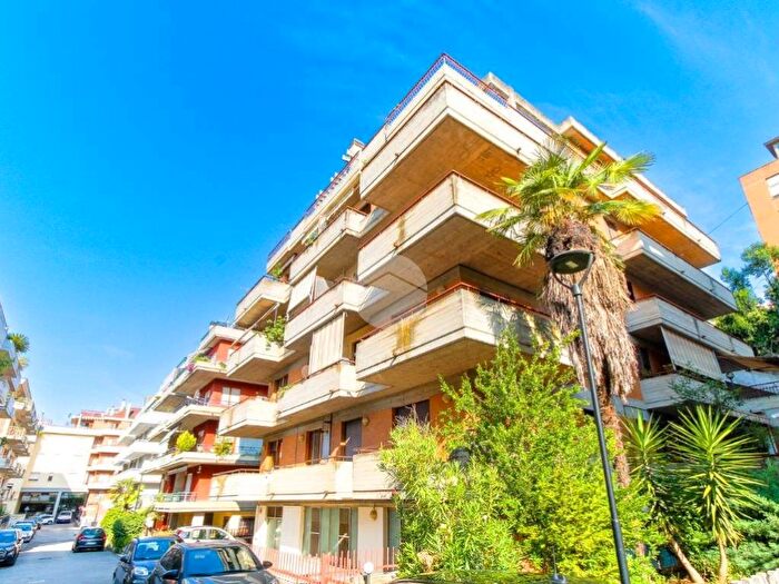 Appartamento con 6 locali in vendita in Via Felice Barnabei, Centro, Teramo