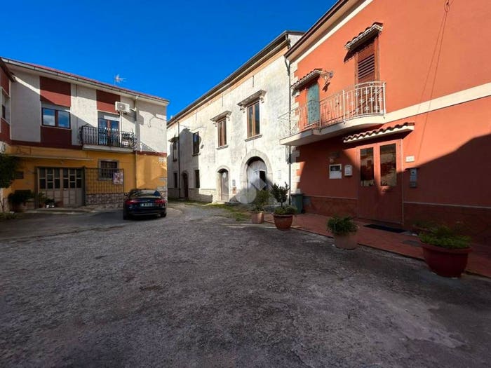 Casa con 6 locali in vendita in Via Michele Pironti, Misciano, Montoro