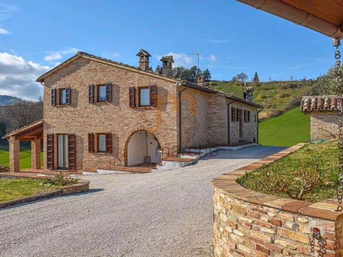 Casa in vendita in Via ponte vecchio, Urbania