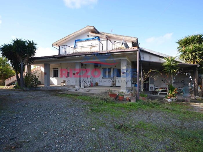 Casa con 5 locali in vendita in Cda Piano di Mazza Snc, Crucoli