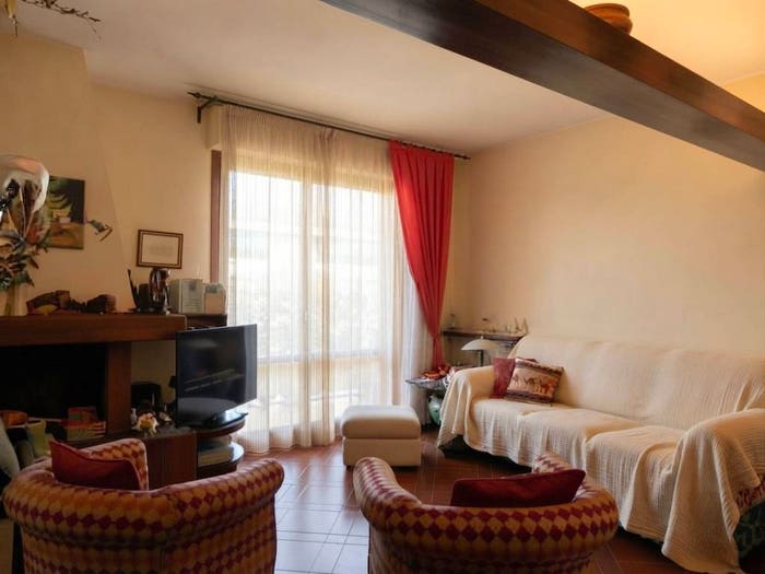Appartamento con 5 locali in vendita in Via Guido Rossa, Capraia, Capraia e Limite