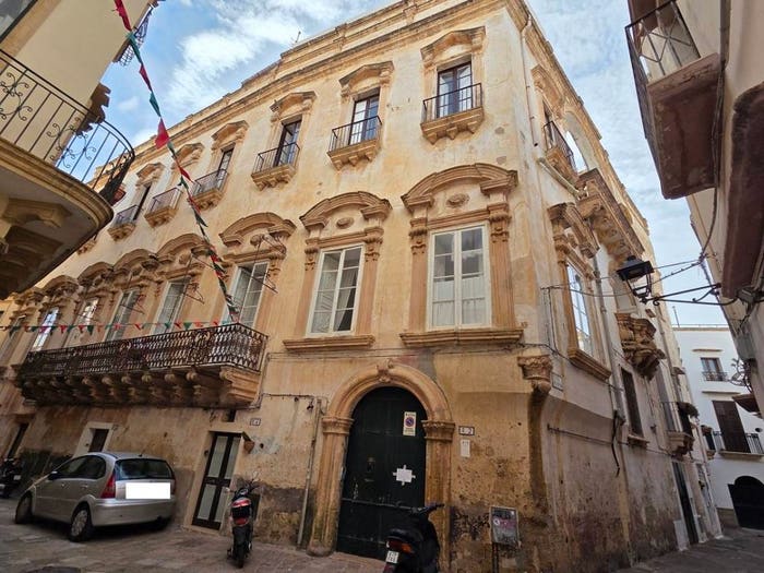 Appartamento quadrilocale in vendita in Via Carlo Micetti, Centro Storico, Gallipoli