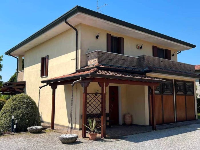 Casa con 6 locali in vendita in Stanghella