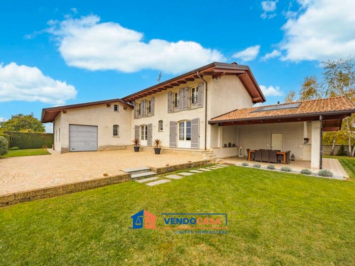 Casa con 6 locali in vendita in Via del Sale, San Benigno, Cuneo