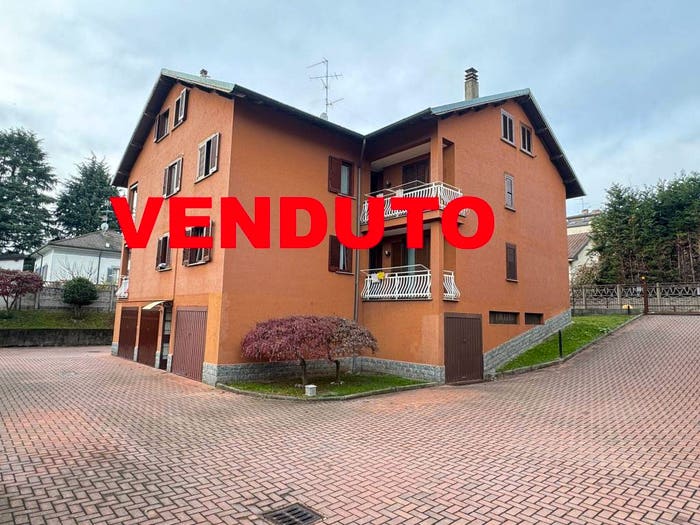 Appartamento con 5 locali in vendita in Via oglio, Cesate