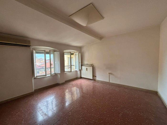 Appartamento trilocale in vendita in Via Dante Alighieri, Centro, Massa