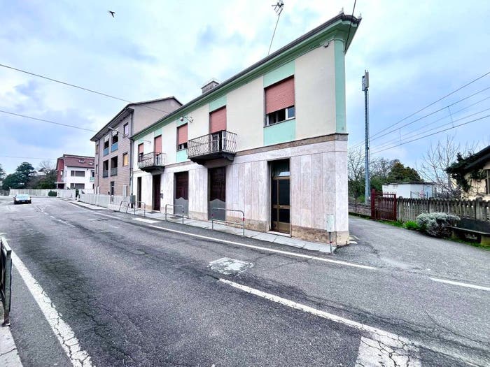Casa con 6 locali in vendita in Frazione Valle Tanaro, Torrazzo, Asti