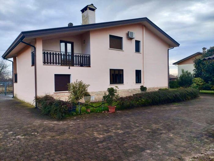 Casa con 6 locali in vendita in San Giorgio della Richinvelda