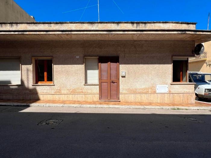 Appartamento con 6 locali in vendita in Via Sicilia, Centro, Carovigno