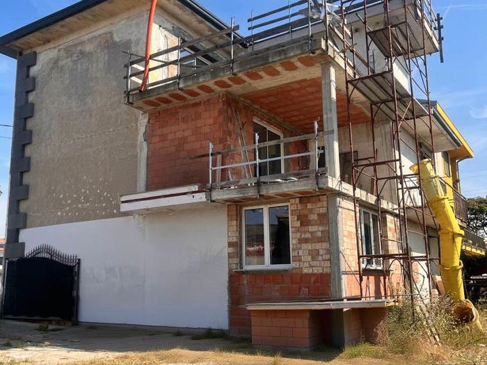 Casa con 6 locali in vendita in Via Turbigo, Pernate, Novara