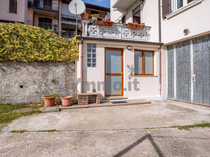 Appartamento bilocale in vendita in Via Prato, Caravate