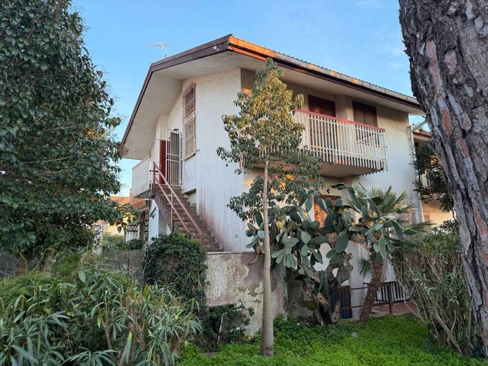 Casa quadrilocale in vendita in Via Severino Ferrari, Villaggio Giornalisti Poggio, Anzio
