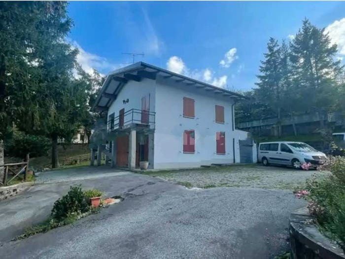 Casa con 6 locali in vendita in Via Madonna dell'Acero, La Cà, Lizzano in Belvedere