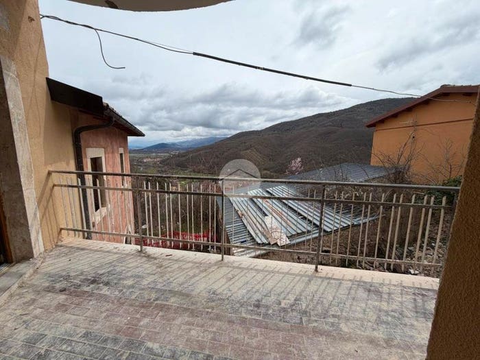 Appartamento quadrilocale in vendita in APPARTAMENTO VIA DEL PIANELLO, Paganica Tempera, L'Aquila