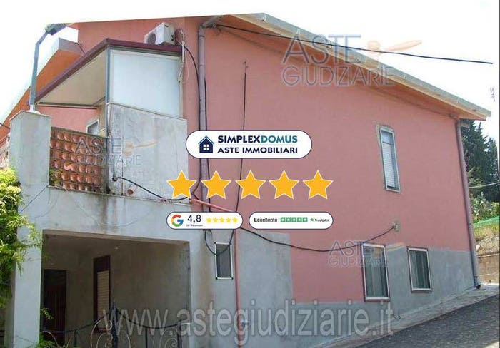 Casa con 6 locali in vendita in contrada Vassallaggi, San Cataldo