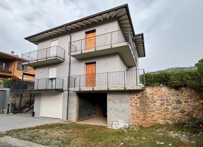 Casa in vendita in Casnigo