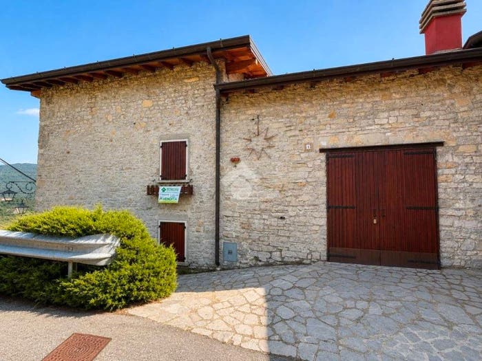 Casa con 6 locali in vendita in Via Fratelli Calvi, Ca' Previtali, Berbenno