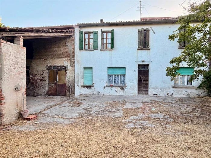 Casa con 6 locali in vendita in via carossa, Centro, Quistello