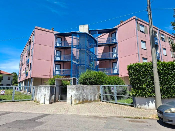 Appartamento quadrilocale in vendita in Via Cinque Giornate di Milano, Centro, Lentate sul Seveso