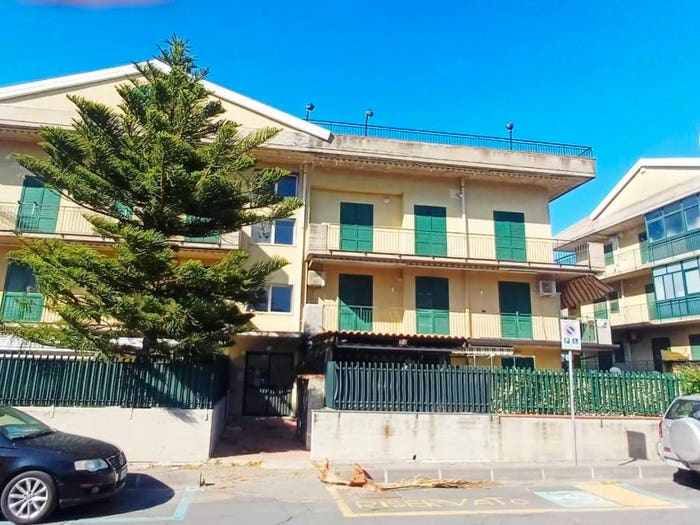 Appartamento trilocale in vendita in via spiaggia, Centro, Mascali