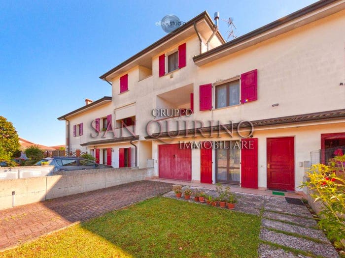 Casa quadrilocale in vendita in Via Anna Frank, Casoni, Luzzara