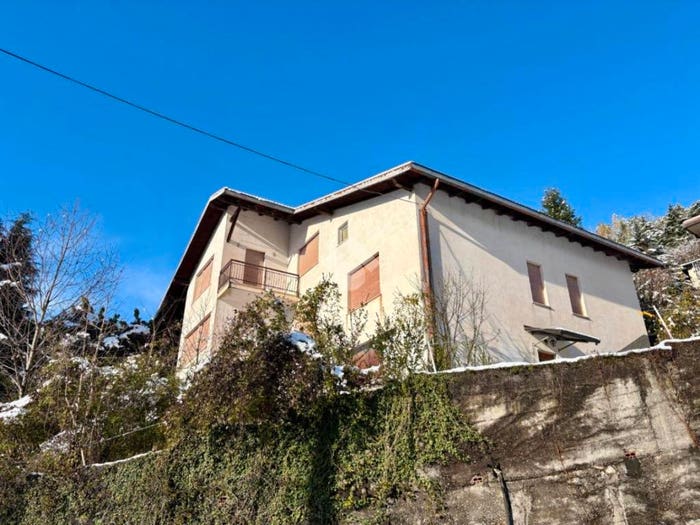 Casa con 6 locali in vendita in Via Albarotti, Centro, Gandino
