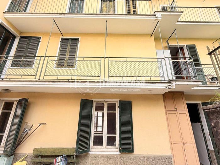 Casa con 6 locali in vendita in Via Guglielmo Marconi, Castelletto Villa, Roasio