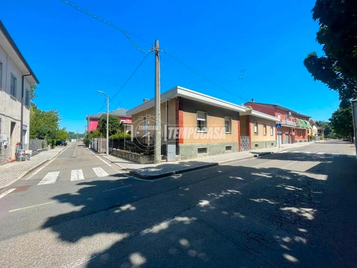 Casa quadrilocale in vendita in Via TRIPOLI, Villaggio Ambrosiano Battiloca, Paderno Dugnano