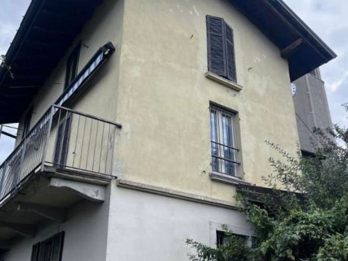 Casa trilocale in vendita in Via Della Chiesa, Centro, Luino