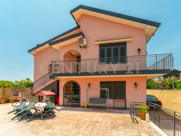 Casa con 6 locali in vendita in Via Salemi, Centro, Mascalucia