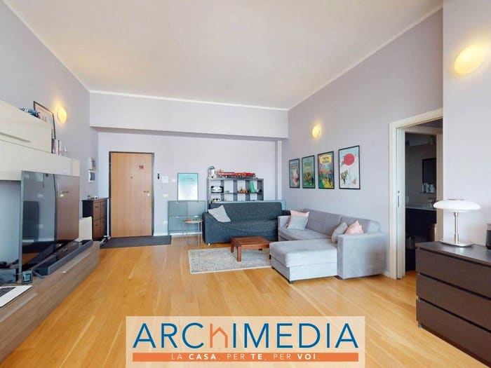 Appartamento trilocale in vendita in Viale Ortles, Corvetto, Milano