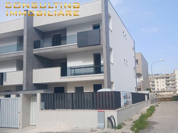 Casa con 6 locali in vendita in Via Umberto Giordano, Lusciano