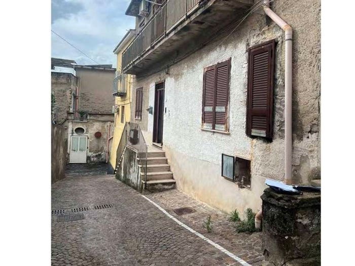 Appartamento con 6 locali in vendita in Vico Madonna delle Grazie, Liveri