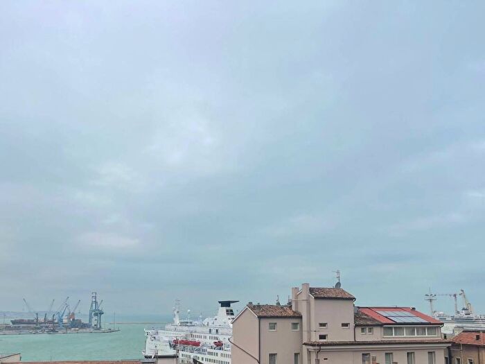 Appartamento quadrilocale in vendita in Centro Storico, Ancona