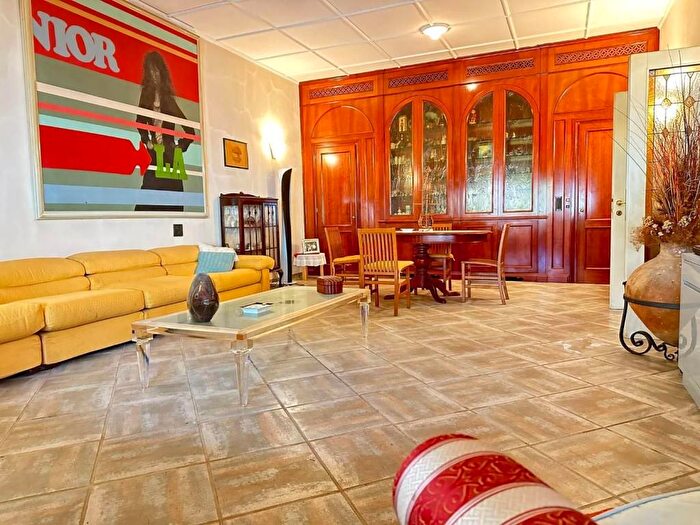 Casa con 6 locali in vendita in Via Giotto, Lungomare, Viareggio
