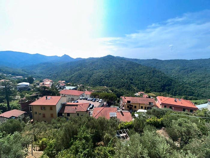 Casa con 6 locali in vendita in Castiglione, Castiglione Chiavarese