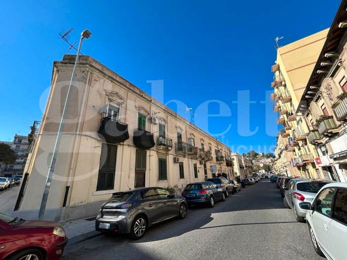 Appartamento trilocale in vendita in Via Placida, Garibaldi, Messina