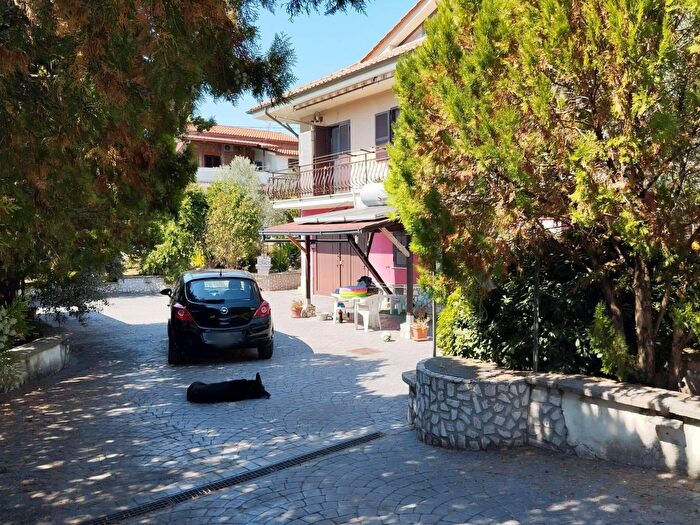 Casa trilocale in vendita in Via Peppino Impastato, Fara In Sabina