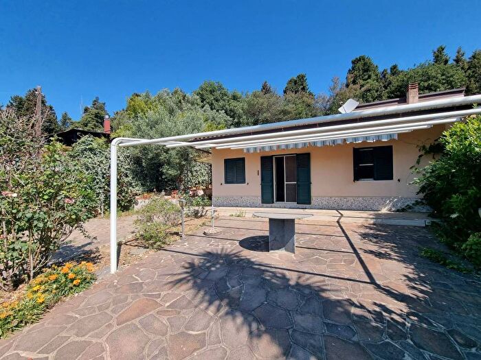 Casa trilocale in vendita in Via Serusi, Copanello, Stalettì