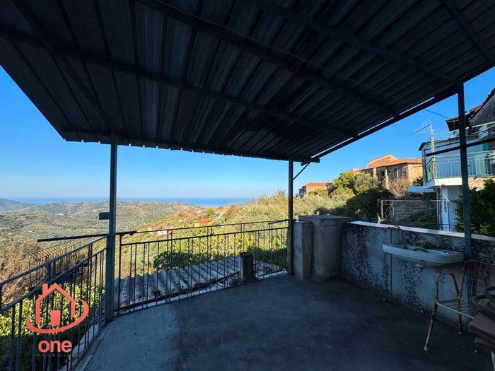 Appartamento trilocale in vendita in Via Fontana Vecchia, Vatolla, Perdifumo
