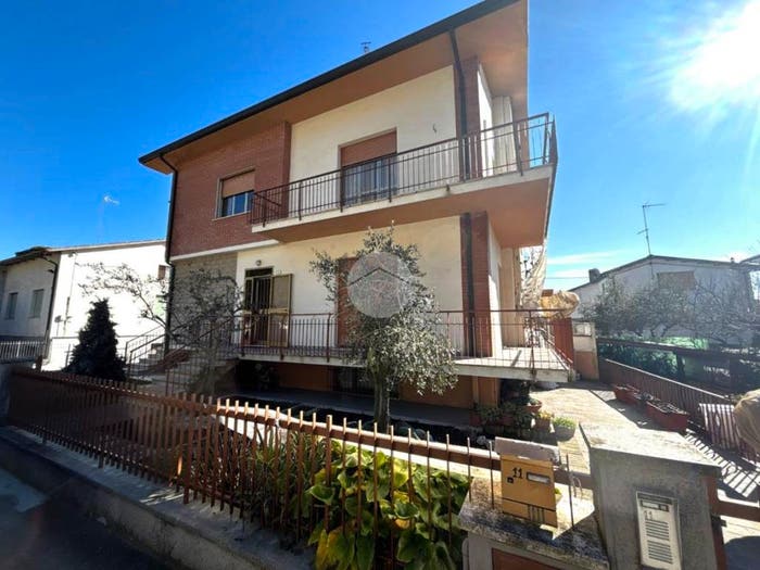 Appartamento quadrilocale in vendita in Via P Martinetti, Rosciano, Fano