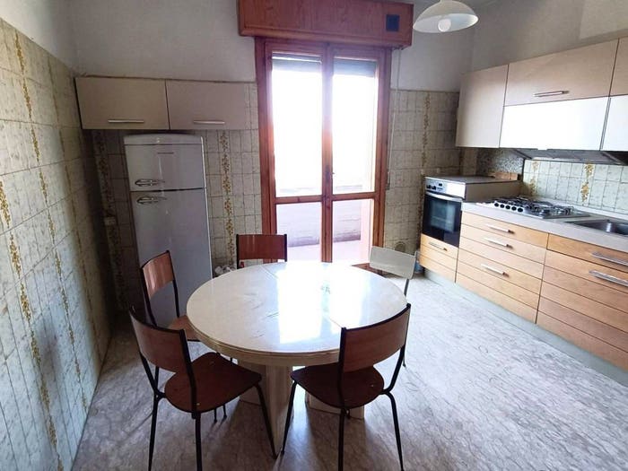Appartamento quadrilocale in affitto in Via Enrico Toti, Sant'Agnese Università, Modena