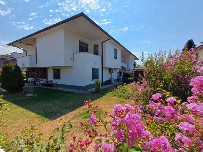 Casa con 6 locali in vendita in Via Don Stefano Madonnini, Marudo
