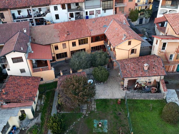 Casa con 6 locali in vendita in Vicolo Piantaletto, Tollegno