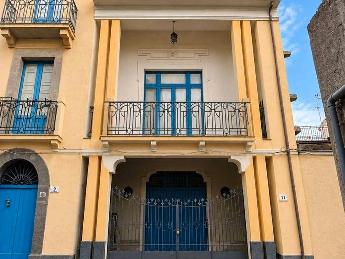 Casa con 6 locali in vendita in Via Guglielmo Marconi, Centro, Randazzo