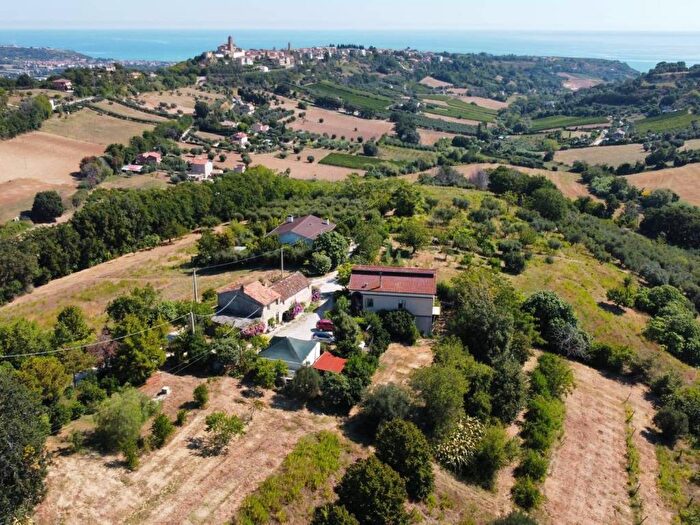 Casa con 6 locali in vendita in Campofilone